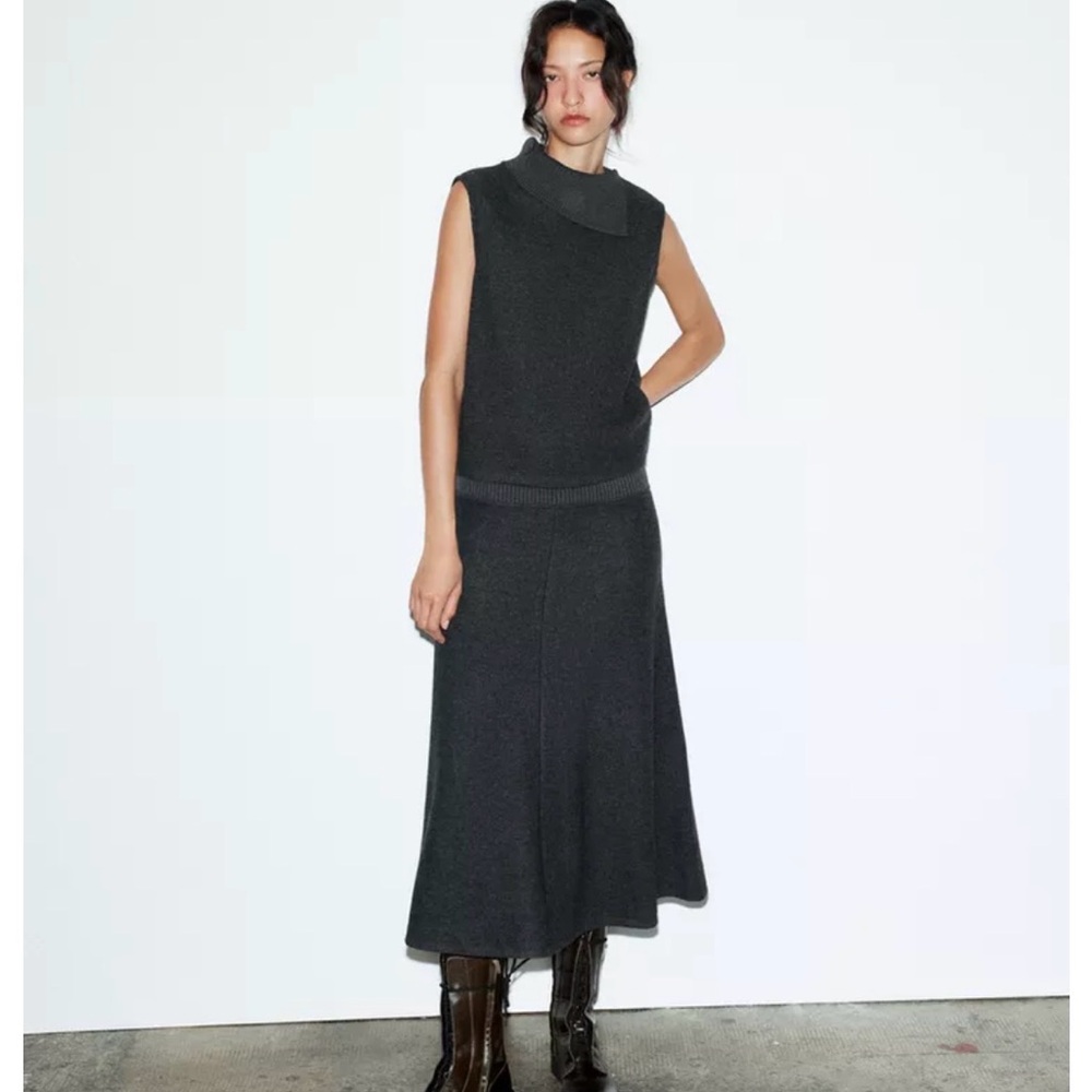SET- SOFT OPEN NECK TOP AND A-LINE SKIRT